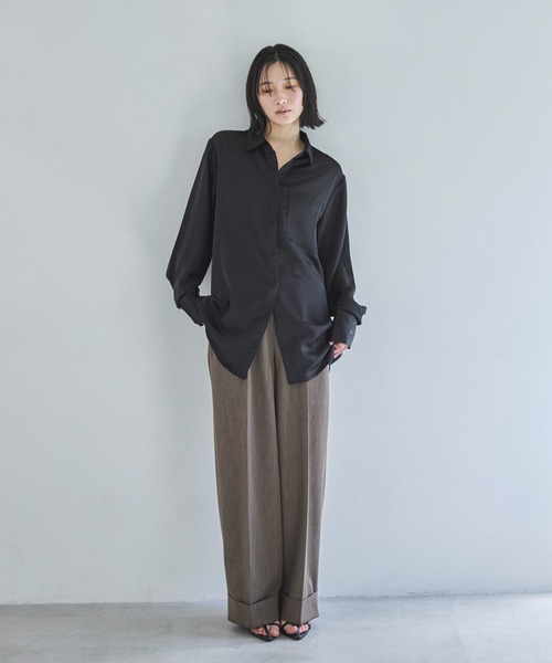 feepur（フェピュール）の「サテンオーバーシャツ（シャツ/ブラウス・レディース・アイボリー/ブラック・MEDIUM）」の12枚目の写真