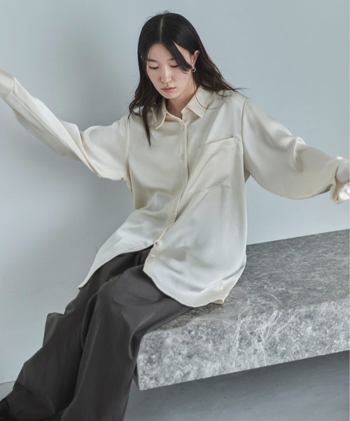 feepur（フェピュール）の「サテンオーバーシャツ（シャツ/ブラウス・レディース・アイボリー/ブラック・MEDIUM）」の21枚目の写真