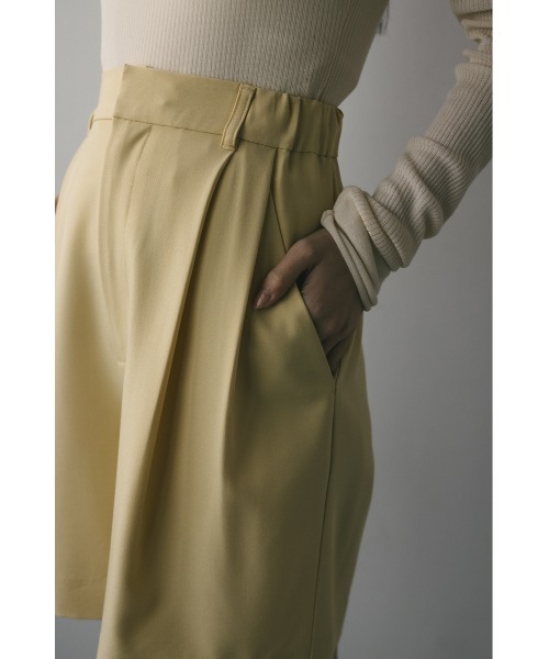 【2024AW】チャーム付タックショートパンツ　Chico　ブラウン系その他2 CHICO チャーム付タックショートパンツ - パンツ在庫 処分