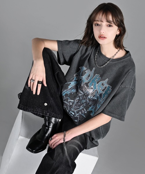 ADRER（アドラー）の「heavy weight graphic / line stone T shirt / ヘビーウェイトグラフィック／ラインストーンTシャツ（Tシャツ/カットソー・メンズ・ホワイト系3/グレー系3/ブラック系4/ホワイト系1/ブラック系3/グレー系4/グレー系5/グレー系1/グレー系2/ブラック系1/ホワイト系2/ブラック系2/ホワイト系4/グレー系6/グレー系8/グレー系7/ホワイト系5・L/M/S/XS）」の16枚目の写真