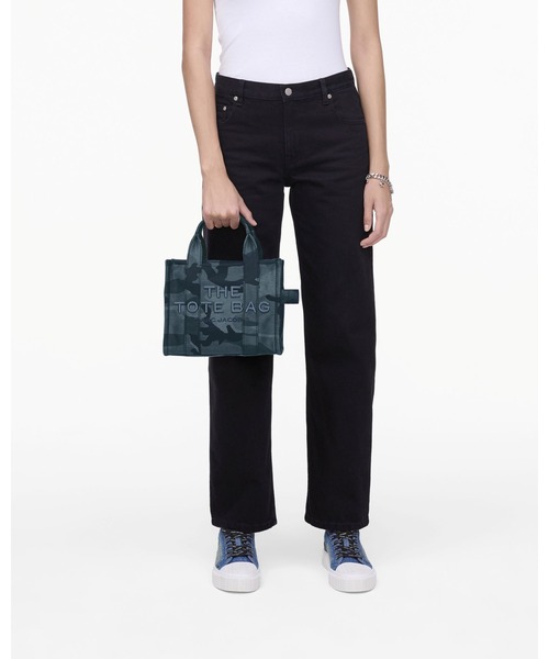 MARC JACOBS(マークジェイコブス)の「THE CAMO JACQUARD SMALL TOTE BAG/ザ カモ ジャカード スモール トート バッグ(トートバッグ・レディース・ブルー系その他・ONE SIZE)」の7枚目の写真