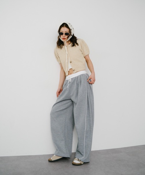 HANNE（アン）の「パフスリーブニットカーディガン（カーディガン/ボレロ・レディース・ベージュ/ネイビー/レッド・FREE）」の9枚目の写真