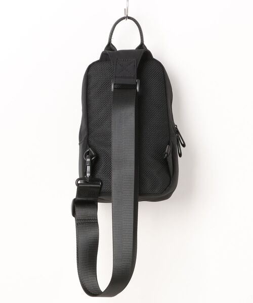 RAW.C（ロークリエイト）の「FUNCTIONAL/ファンクショナル ボディバック MINI ROUND ZIP SLING 撥水 軽量 RCB-095TI（ボディバッグ/ウエストポーチ・メンズ・ブラック・FREE）」の5枚目の写真