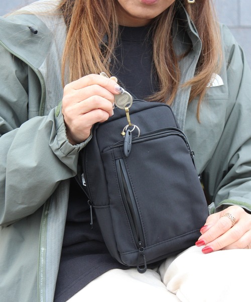 RAW.C（ロークリエイト）の「FUNCTIONAL/ファンクショナル ボディバック MINI ROUND ZIP SLING 撥水 軽量 RCB-095TI（ボディバッグ/ウエストポーチ・メンズ・ブラック・FREE）」の11枚目の写真