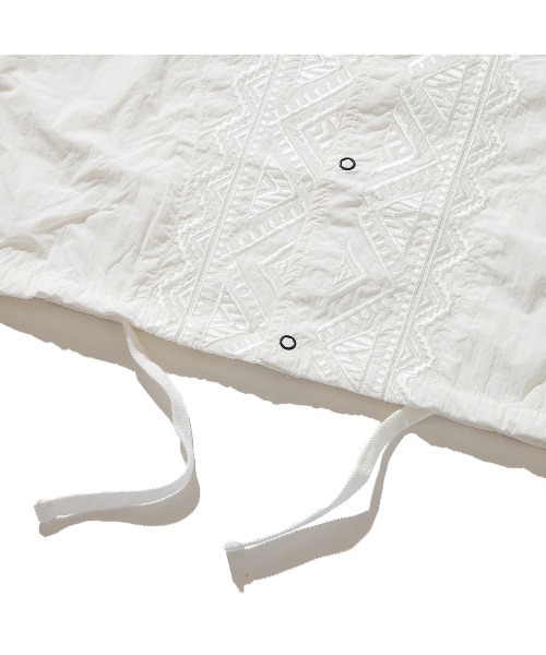 UNFRM OUTDOOR STANDARD(ユニフォームアウトドアスタンダード)の「UNFRM OUTDOOR STANDARD PE TYPEWRITER AFRICAN EMBROIDERY S/S WORK SHIRT(ユニフォームアウトドアスタンダード PE タイプライター アメリカン エンブロイダリー ショートスリーブ ワークシャツ)(シャツ/ブラウス・メンズ・オフホワイト/ネイビー・MEDIUM/SMALL)」の8枚目の写真
