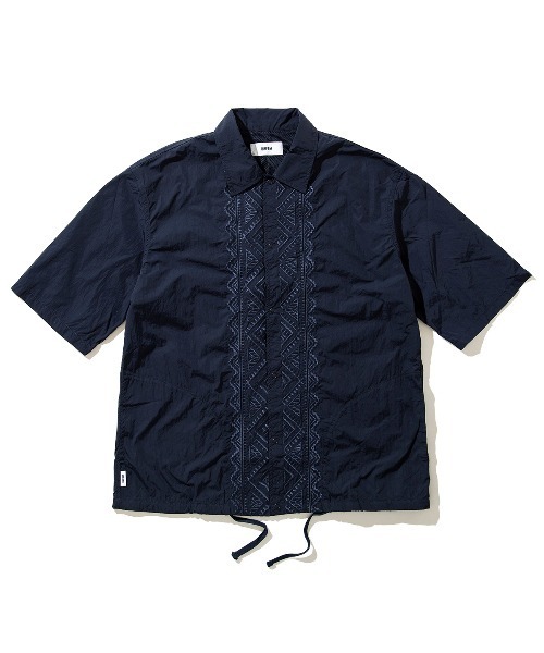 UNFRM OUTDOOR STANDARD(ユニフォームアウトドアスタンダード)の「UNFRM OUTDOOR STANDARD PE TYPEWRITER AFRICAN EMBROIDERY S/S WORK SHIRT(ユニフォームアウトドアスタンダード PE タイプライター アメリカン エンブロイダリー ショートスリーブ ワークシャツ)(シャツ/ブラウス・メンズ・オフホワイト/ネイビー・MEDIUM/SMALL)」の14枚目の写真