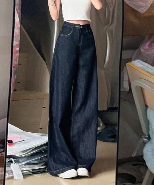 REBALANCE(リバランス)の「ワイドフレアデニムパンツ(デニムパンツ・レディース・A・MEDIUM/LARGE/X-LARGE)」の4枚目の写真