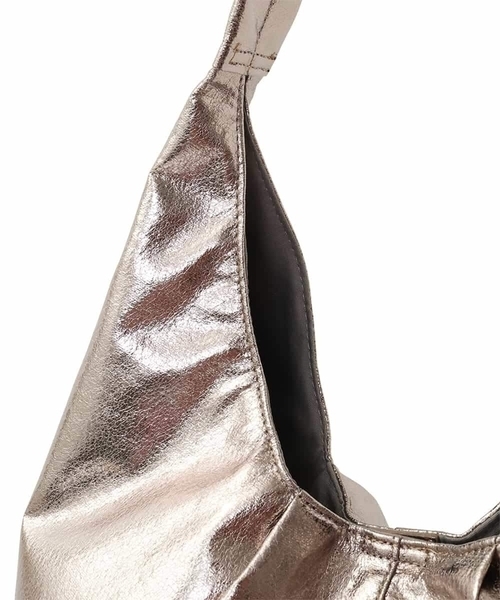 a.v.v（アーヴェヴェ）の「メタリックトート（トートバッグ・レディース・ブラック/ベージュ・38）」の20枚目の写真