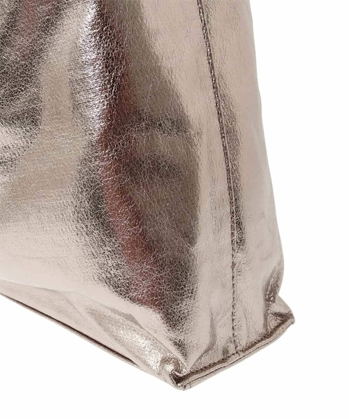 a.v.v（アーヴェヴェ）の「メタリックトート（トートバッグ・レディース・ブラック/ベージュ・38）」の8枚目の写真