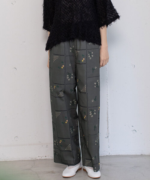 POU DOU DOU（プードゥドゥ）の「ステッチプリントイージーパンツ（その他パンツ・レディース・オフホワイト/ダークグレー・M）」の2枚目の写真