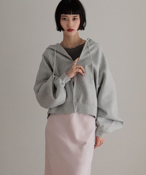 LOWRYS FARM（ローリーズファーム）の「ショートＺＩＰフーディ　 452865（パーカー・レディース・ブラック/グレー/イエロー・FREE）」の11枚目の写真