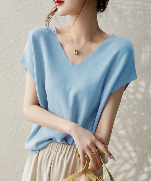BLANC FICELLE(ブランフィセル)の「【上品カジュアル】ゆるシルエットVネックトップス(Tシャツ/カットソー・レディース・ブラック/ブルーグレー/ブルーグリーン/アイボリー/Off White/サックスブルー/イエロー×グリーン/キャメル/Lilac/ピンク/レッド/グレー/ベージュ/ミント/マスタード/ネイビー/Royal・FREE)」の9枚目の写真