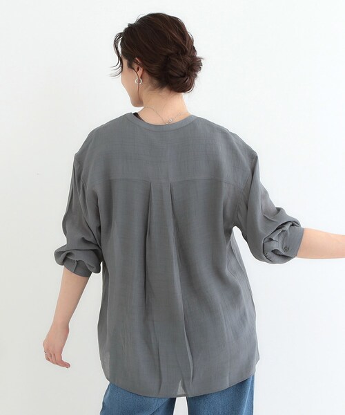 DRESKIP（ドレスキップ）の「【高レビュー】大人のシアー感 バンドカラーシャツ（シャツ/ブラウス・レディース・チャコールグレー/ナチュラル/イエロー系その他/ライトブルー/グリーン系/ピンク系・00）」の12枚目の写真