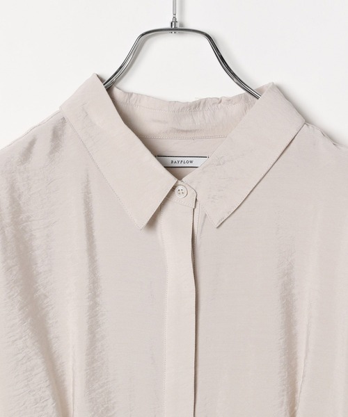 BAYFLOW（ベイフロー）の「タックデザインブラウス（シャツ/ブラウス・レディース・グレイッシュベージュ/ライトイエロー/ブラック・FREE）」の18枚目の写真