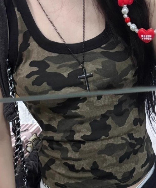 lilful(リルフル)の「配色ライン 迷彩柄タンクトップ カモフラージュ(タンクトップ・レディース・その他・M/S)」の1枚目の写真