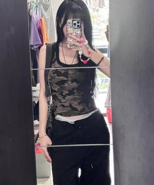 lilful(リルフル)の「配色ライン 迷彩柄タンクトップ カモフラージュ(タンクトップ・レディース・その他・M/S)」の5枚目の写真