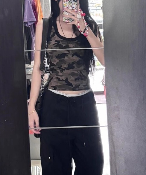 lilful(リルフル)の「配色ライン 迷彩柄タンクトップ カモフラージュ(タンクトップ・レディース・その他・M/S)」の3枚目の写真