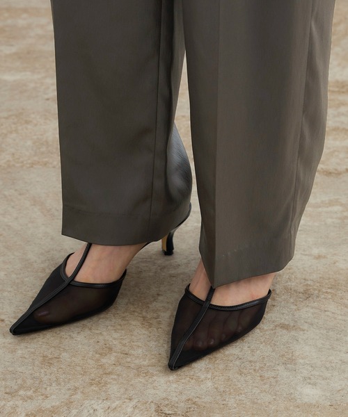 ROPE'（ロペ）の「【WEB・一部店舗限定】ブライトハンマーサテンテーパードパンツ/洗える（その他パンツ・レディース・ベージュ/カーキ・36/38）」の20枚目の写真