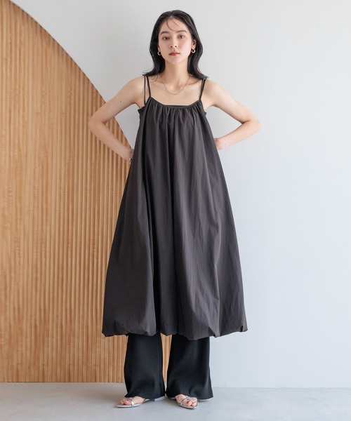 LOWRYS FARM(ローリーズファーム)の「バルーンキャミワンピース 289954(ワンピース・レディース・オフホワイト/ブラック・FREE)」の2枚目の写真