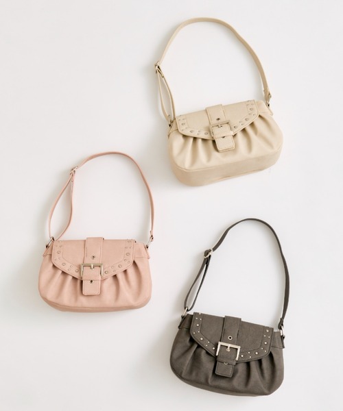 OLIVE des OLIVE(オリーブデオリーブ)の「スタッズ付きシャーリングバッグ(ショルダーバッグ・レディース・グレー/ピンク/アイボリー・FREE)」の4枚目の写真