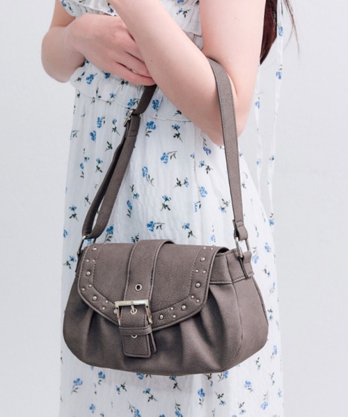 OLIVE des OLIVE(オリーブデオリーブ)の「スタッズ付きシャーリングバッグ(ショルダーバッグ・レディース・グレー/ピンク/アイボリー・FREE)」の13枚目の写真