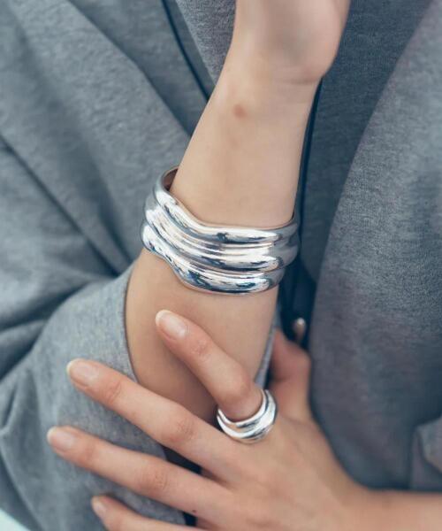 Nothing And Others(ナッシングアンドアザーズ)の「Nothing And Others/ナッシングアンドアザーズ/New Wave Bangle(バングル/リストバンド・レディース・シルバー・F)」の9枚目の写真