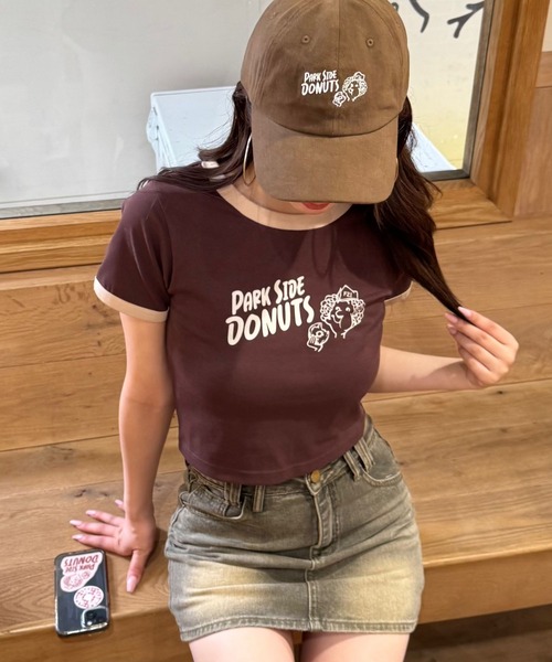 FOREVER 21(フォーエバー トゥエンティーワン)の「【Cafeコラボ】【PARK SIDE DONUTS】Tシャツ(Tシャツ/カットソー・レディース・ブラウン/ピンク・FREE)」の2枚目の写真