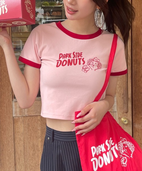 FOREVER 21(フォーエバー トゥエンティーワン)の「【Cafeコラボ】【PARK SIDE DONUTS】Tシャツ(Tシャツ/カットソー・レディース・ブラウン/ピンク・FREE)」の1枚目の写真