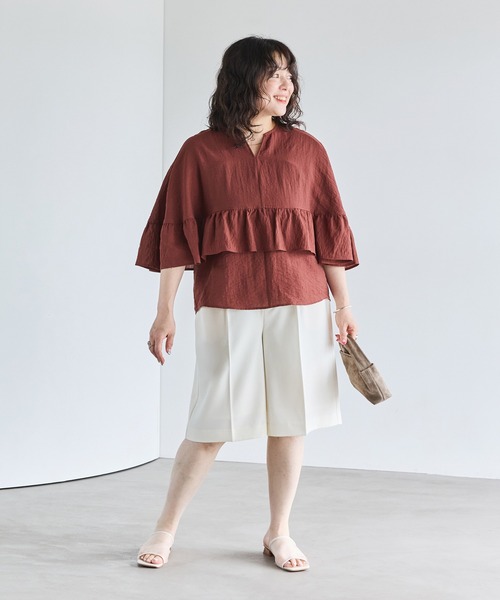 LAVEANGE（ラビアンジェ）の「【インフルエンサーコラボ】センタープレスショートパンツ（その他パンツ・レディース・オフホワイト/ブラック・M/LL/3L/4L/5L）」の8枚目の写真