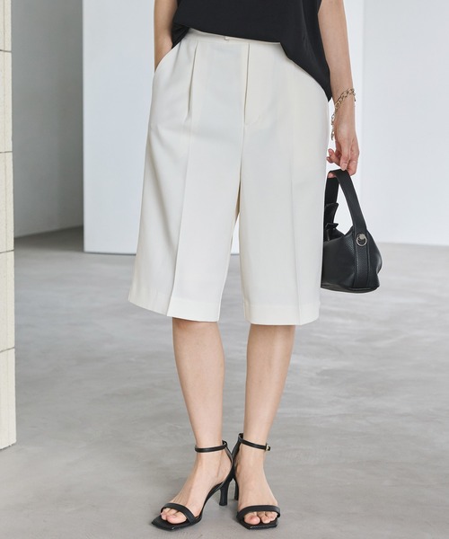 LAVEANGE（ラビアンジェ）の「【インフルエンサーコラボ】センタープレスショートパンツ（その他パンツ・レディース・オフホワイト/ブラック・M/LL/3L/4L/5L）」の12枚目の写真