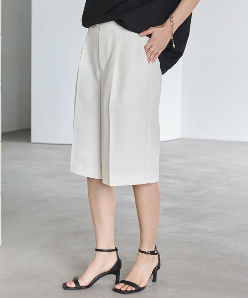 LAVEANGE（ラビアンジェ）の「【インフルエンサーコラボ】センタープレスショートパンツ（その他パンツ・レディース・オフホワイト/ブラック・M/LL/3L/4L/5L）」の13枚目の写真