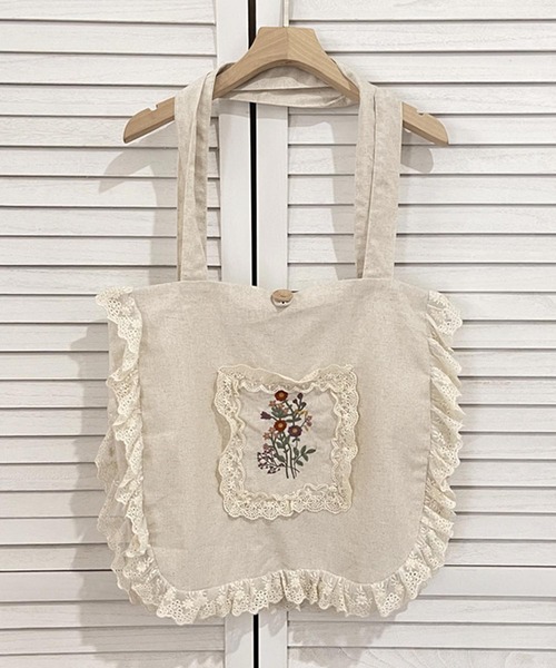 aimoha(アイモハ)の「レースフリル刺繍トートバッグ(トートバッグ・レディース・レッド/ブラック/ホワイト/ベージュ・FREE)」の2枚目の写真