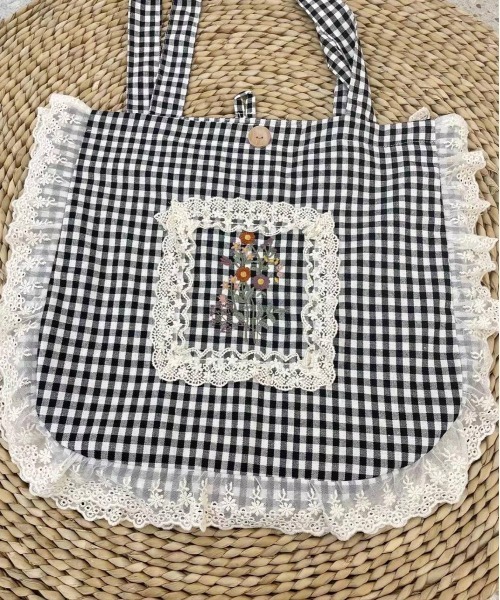 aimoha(アイモハ)の「レースフリル刺繍トートバッグ(トートバッグ・レディース・レッド/ブラック/ホワイト/ベージュ・FREE)」の20枚目の写真