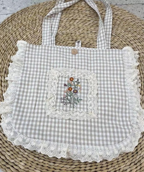 aimoha(アイモハ)の「レースフリル刺繍トートバッグ(トートバッグ・レディース・レッド/ブラック/ホワイト/ベージュ・FREE)」の22枚目の写真