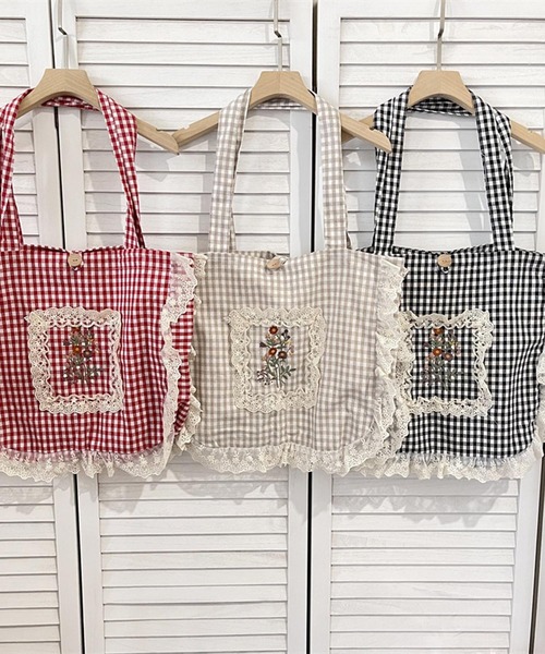 aimoha(アイモハ)の「レースフリル刺繍トートバッグ(トートバッグ・レディース・レッド/ブラック/ホワイト/ベージュ・FREE)」の10枚目の写真