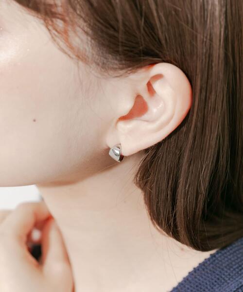 SMELLY（スメリー）の「ステンレスミニワイドフープピアス（ピアス（両耳用）・レディース・シルバー/ゴールド・-）」の4枚目の写真