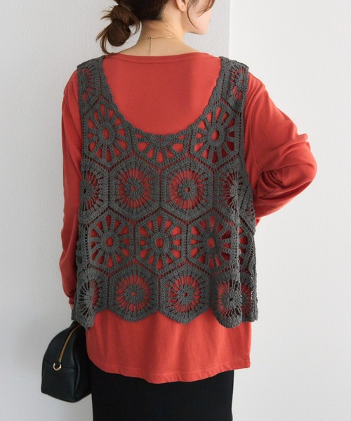 PUAL CE CIN（ピュアルセシン）の「かぎ針編み風ビスチェ（ベスト・レディース・ナチュラル/チャコールグレー・FREE）」の4枚目の写真