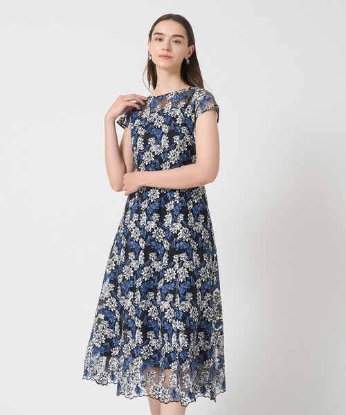 ANAYI（アナイ）の「フラワーチュールボートネックワンピース（ドレス・レディース・ネイビー/ミント・36/38/34）」の10枚目の写真