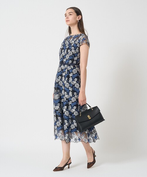 ANAYI（アナイ）の「フラワーチュールボートネックワンピース（ドレス・レディース・ネイビー/ミント・36/38/34）」の12枚目の写真