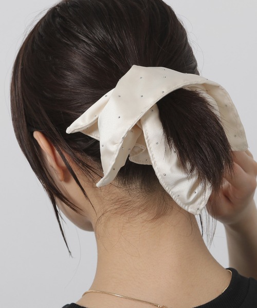 ストーンシルキースクエアシュシュ / 572561（シュシュ）｜LAKOLE