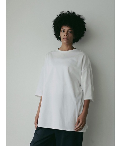 HER.（ハー）の「オーバーサイズドＴシャツ（Tシャツ/カットソー・レディース・オフホワイト/ブラック・フリー）」の3枚目の写真