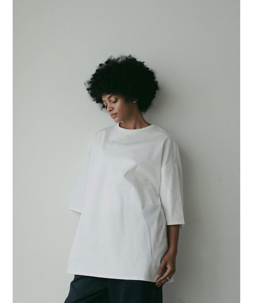 HER.（ハー）の「オーバーサイズドＴシャツ（Tシャツ/カットソー・レディース・オフホワイト/ブラック・フリー）」の4枚目の写真