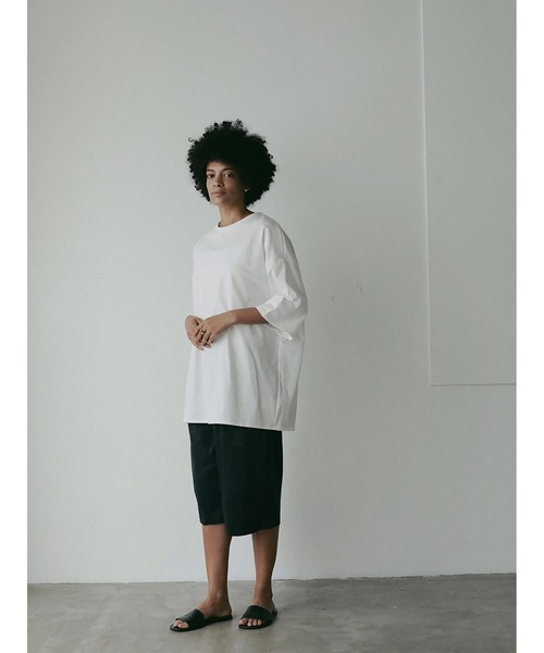 HER.（ハー）の「オーバーサイズドＴシャツ（Tシャツ/カットソー・レディース・オフホワイト/ブラック・フリー）」の7枚目の写真