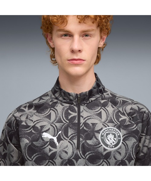 PUMA（プーマ）の「PUMA プーマ メンズ 2025-26 マンチェスターシティ FC プレマッチ クォーター（Tシャツ/カットソー・メンズ・ブラック/グリーン系その他7/グリーン系その他6・LARGE/MEDIUM/SMALL/X-LARGE/X-SMALL）」の4枚目の写真