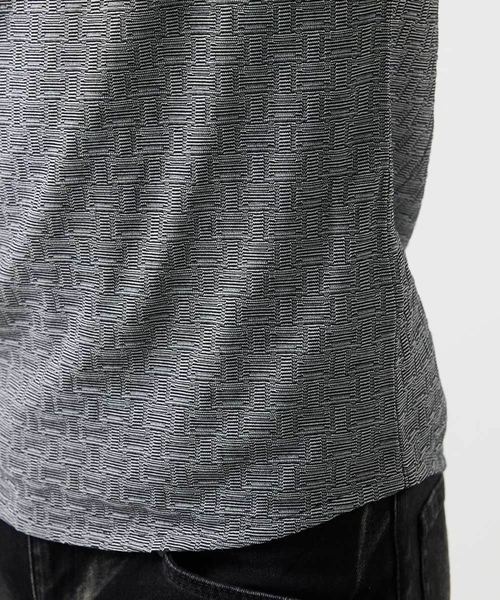 MICHEL KLEIN HOMME   （ミッシェルクランオム）の「《日本製》レンガ柄Vネック半袖カットソー（Tシャツ/カットソー・メンズ・ダークグレー/ライトグレー/レッド・MEDIUM/LARGE/X-LARGE）」の8枚目の写真
