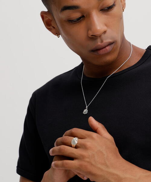 AVIREX（アヴィレックス）の「《AVIREX × J.H.M CO.,LTD.》50th SIGNET RING / 50周年 シグネット リング / アヴィレックス / JAM HOME MADE / ジャムホームメイド（リング・メンズ・シルバー・9/11/17/19/21/23）」の3枚目の写真