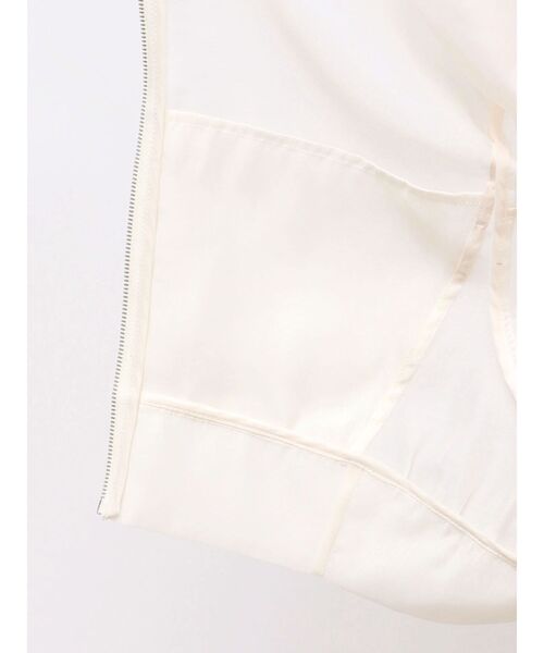 ELENDEEK(エレンディーク)の「フーディーシアーブルゾン(ブルゾン・レディース・アイボリー/ブラック・FREE)」の10枚目の写真