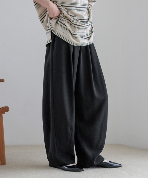 LOWRYS FARM（ローリーズファーム）の「ＴＲイージーコクーンパンツ　455481（その他パンツ・レディース・ブラック/その他/ブラウン/チャコールグレー・MEDIUM/LARGE）」の2枚目の写真