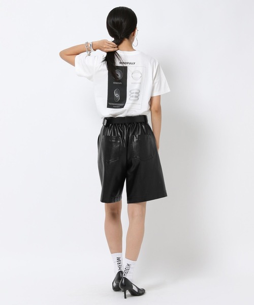 HEREIAM(ヘレイアム)の「【HEREIAM】この秋、マストバイ!ハーフレザーパンツ(その他パンツ・レディース・ブラック・SMALL/MEDIUM)」の3枚目の写真