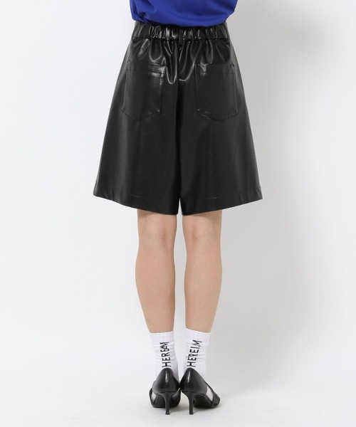 HEREIAM(ヘレイアム)の「【HEREIAM】この秋、マストバイ!ハーフレザーパンツ(その他パンツ・レディース・ブラック・SMALL/MEDIUM)」の14枚目の写真